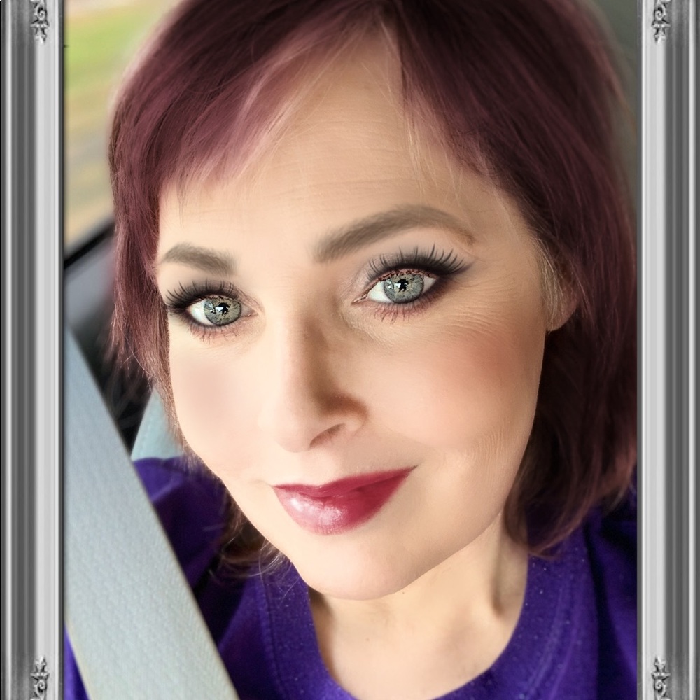 Meet your Posher, Shana